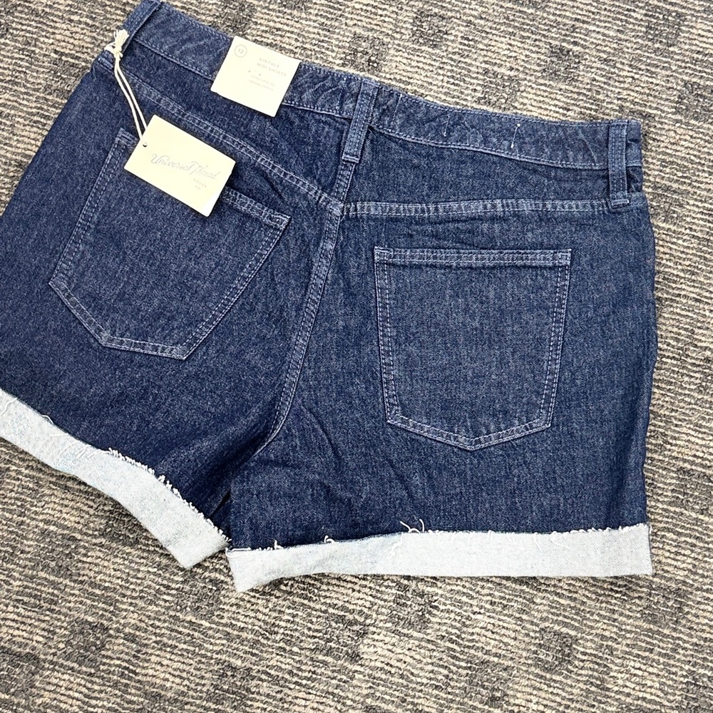Universal Thread Dark Blue Jean Shorts‎ - Picture 2 of 16